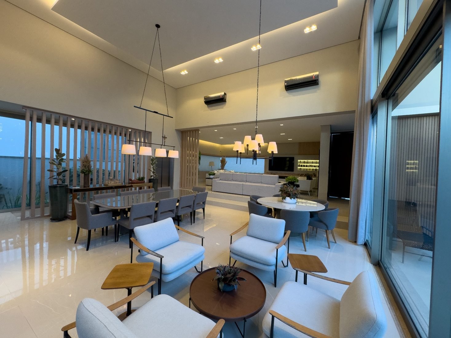 Sala ampla da residência
